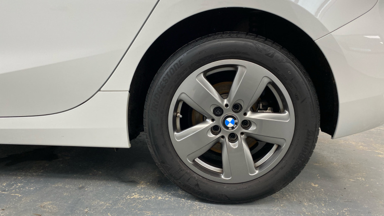 BMW 1 Series 116d SE 5dr [Live Cockpit Professional] Diesel Hatchback